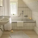 Gaestehaus - 2 Baeder, 7 Pers, Parkplatz, Garten, Terrasse