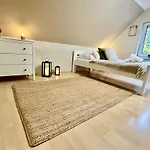 Gaestehaus - 2 Baeder, 7 Pers, Parkplatz, Garten, Terrasse Apartamento