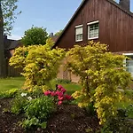 Gaestehaus - 2 Baeder, 7 Pers, Parkplatz, Garten, Terrasse Kiel