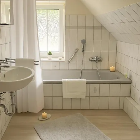 Gaestehaus - 2 Baeder, 7 Pers, Parkplatz, Garten, Terrasse