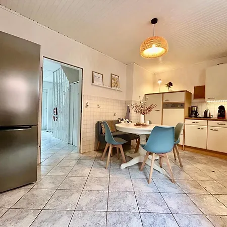 Gaestehaus - 2 Baeder, 7 Pers, Parkplatz, Garten, Terrasse Апартаменты Киль
