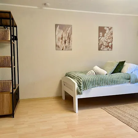 Gaestehaus - 2 Baeder, 7 Pers, Parkplatz, Garten, Terrasse