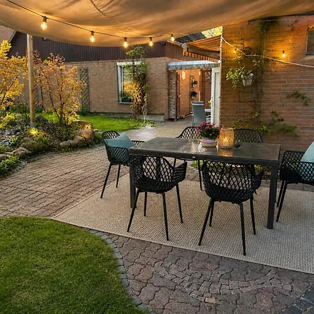 Gaestehaus - 2 Baeder, 7 Pers, Parkplatz, Garten, Terrasse Apartamento