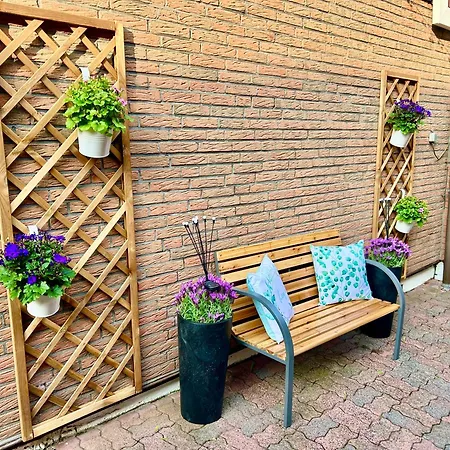 Gaestehaus - 2 Baeder, 7 Pers, Parkplatz, Garten, Terrasse * Kiel