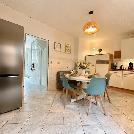 Gaestehaus - 2 Baeder, 7 Pers, Parkplatz, Garten, Terrasse Kiel