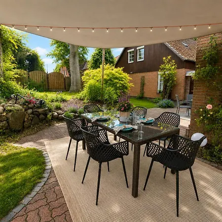 Gaestehaus - 2 Baeder, 7 Pers, Parkplatz, Garten, Terrasse