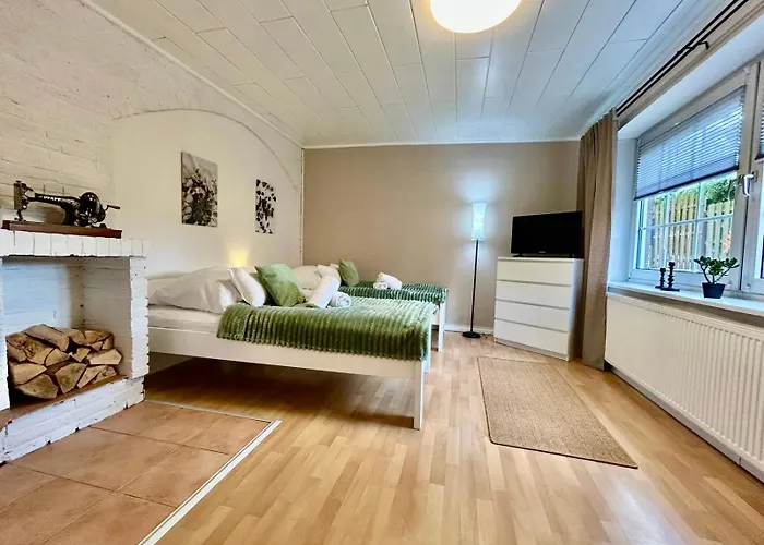 7 Schlafplaetze Parkplatz, 5 Schlafraeume, Wlan Kiel