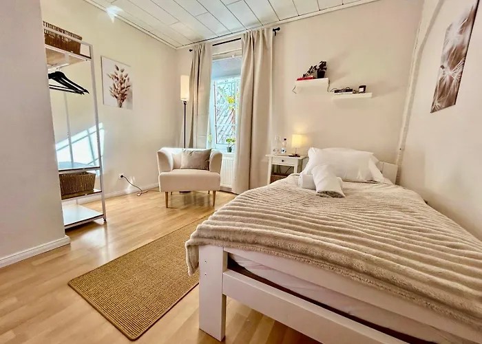 7 Schlafplaetze Parkplatz, 5 Schlafraeume, Wlan * Kiel