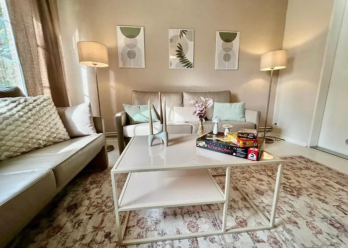 7 Schlafplaetze Parkplatz, 5 Schlafraeume, Wlan Apartment Kiel