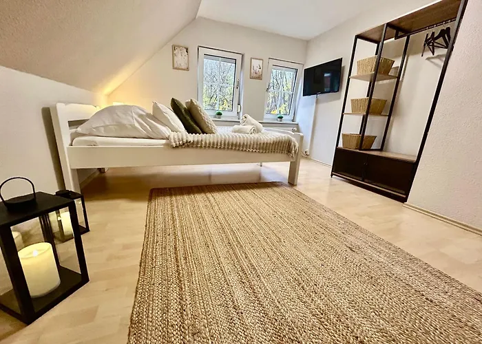 7 Schlafplaetze Parkplatz, 5 Schlafraeume, Wlan * Kiel