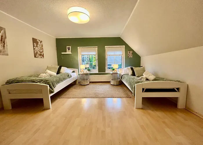 7 Schlafplaetze Parkplatz, 5 Schlafraeume, Wlan * Kiel